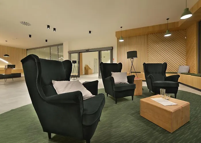 Hotell Element 4*